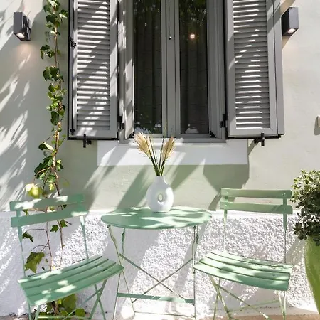 Mounouria House * Коскину