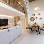 Mounouria House