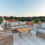 Mounouria House