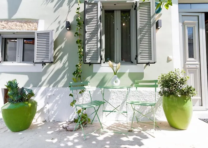 Mounouria House *