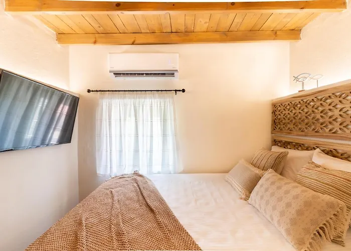 Mounouria House