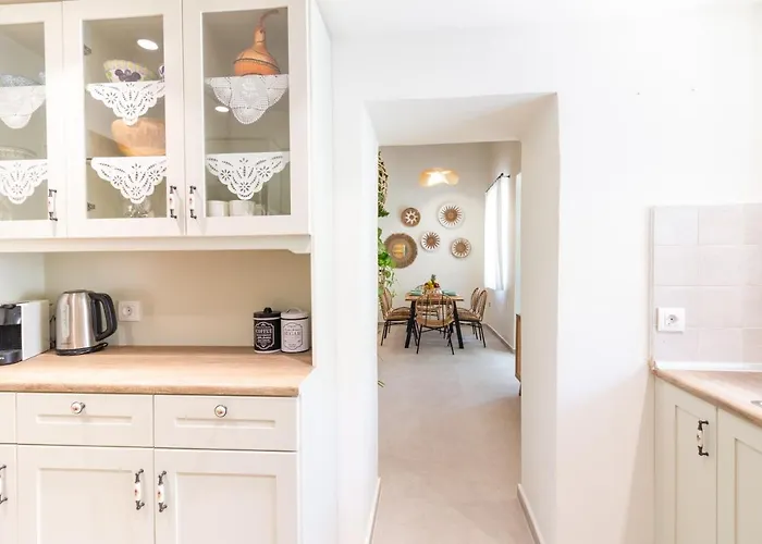 Mounouria House Tatil Evi