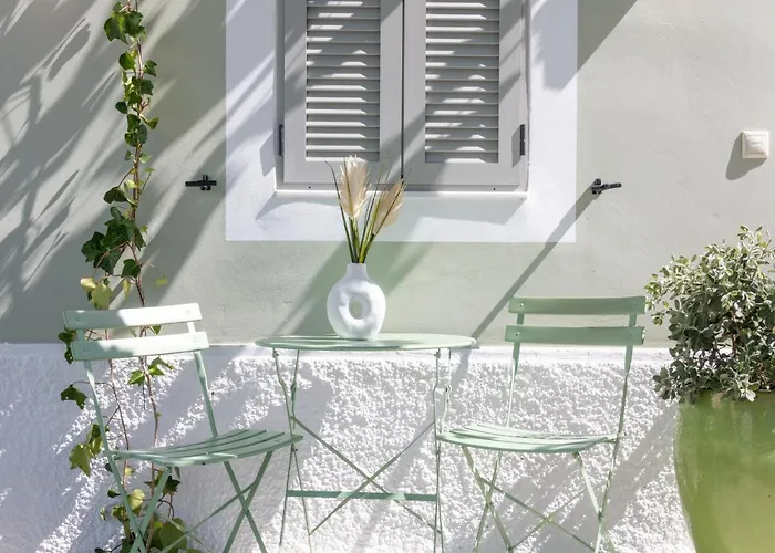 Mounouria House *