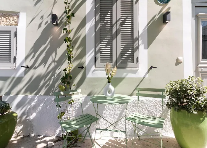 Mounouria House