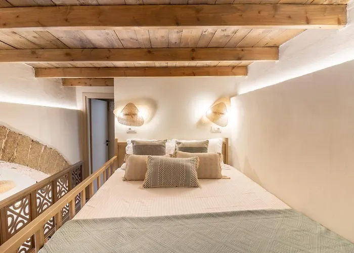 Mounouria House *
