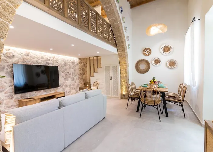 Mounouria House